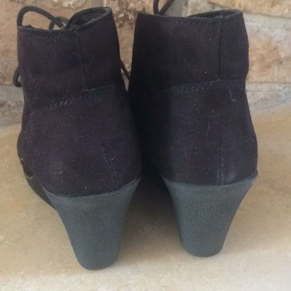 White Mountain Irma Heeled Lace Up Vegan Booties Black Size 7.5 - Picture 4 of 8